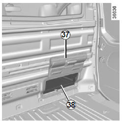 Renault Trafic. Niche 38 et trappe 40