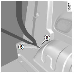 Renault Trafic. Pose du filet de séparation a derrière les sièges arrière
