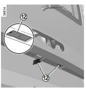 Renault Trafic. Éclaireurs de plaque d'immatriculation