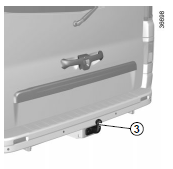 Renault Trafic. Point de remorquage arriere 2 (vehicule sans attelage)
