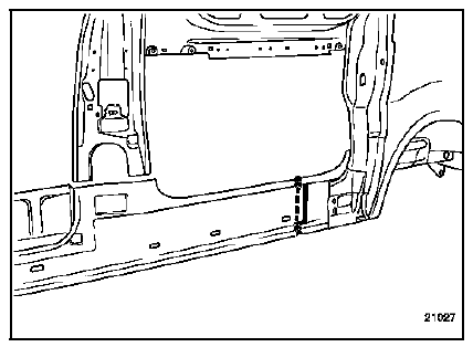 Renault Trafic. Remplacement partiel partie centrale