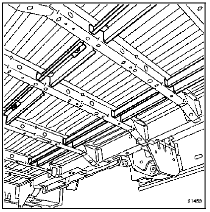 Renault Trafic. Renfort longitudinal de fixation de siège arrière