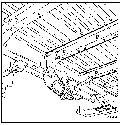 Renault Trafic. Traverse milieu de plancher arrière