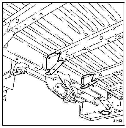 Renault Trafic. Doublure de traverse avant de plancher arrière