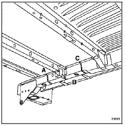 Renault Trafic. Longeron arrière