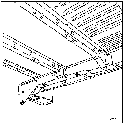 Renault Trafic. Longeron arrière