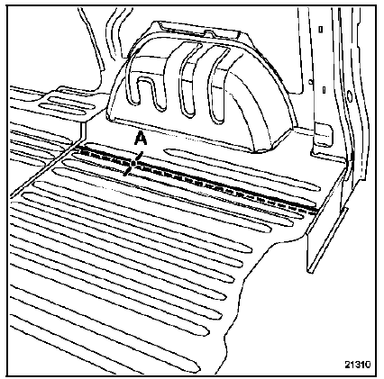 Renault Trafic. Plancher arrière partie arrière