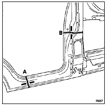 Renault Trafic. Pied arrière de cabine