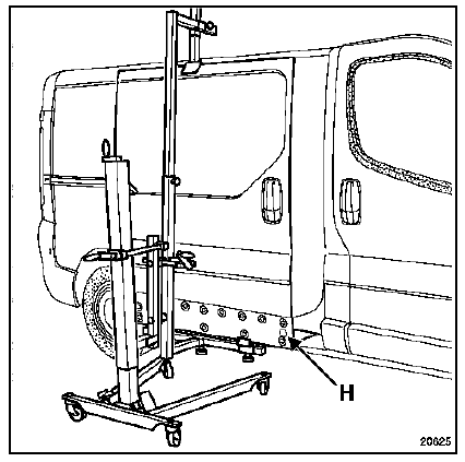 Renault Trafic. Depose du chariot et du rail inferieur