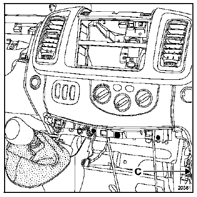 Renault Trafic. Cable de commande du volet de mixage d'air