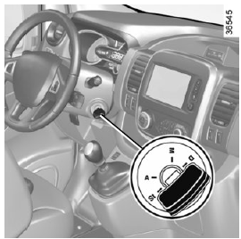 Tournez la clé de contact jusqu'à la position