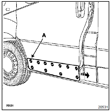 Faire glisser le bandeau vers l'arrière du véhicule.
