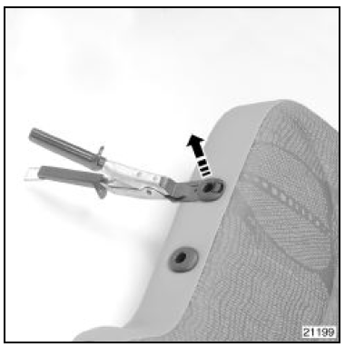 Déclipper les quatre caches guides d'appui-tête.