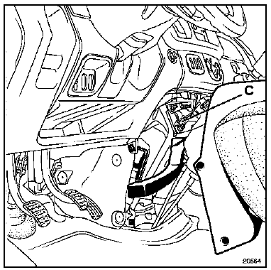 Déposer le tableau de commande avec son support -