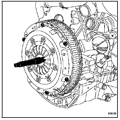Visser progressivement en étoile, puis bloquer les vis
